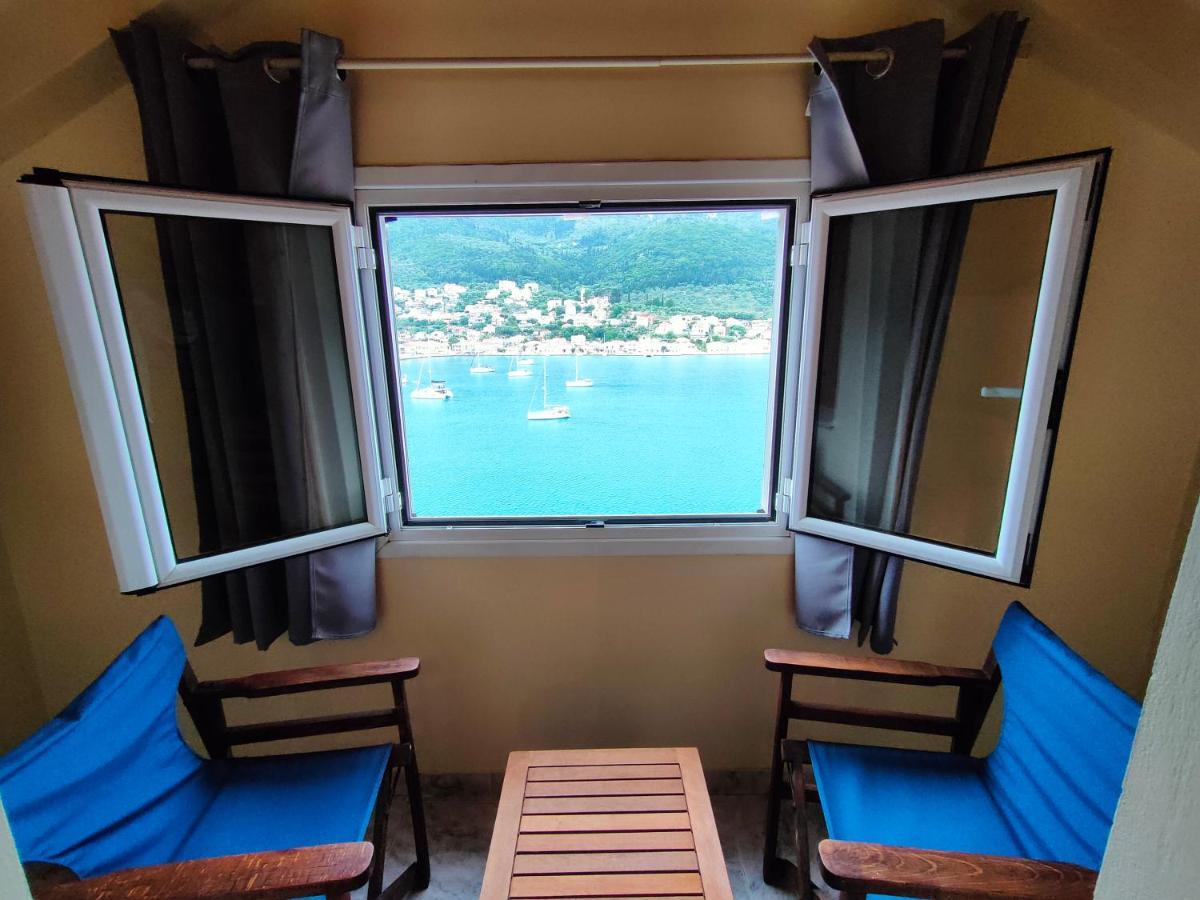 Apartment Port View *